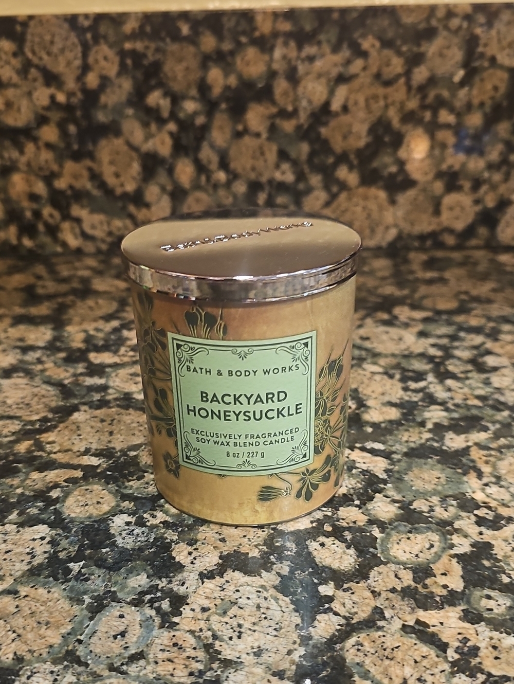 Bath & Body Works Backyard Honeysuckle Single Wick Candle